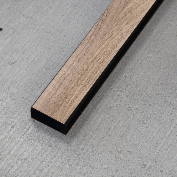 walnut single lamella closeup 600x600 1