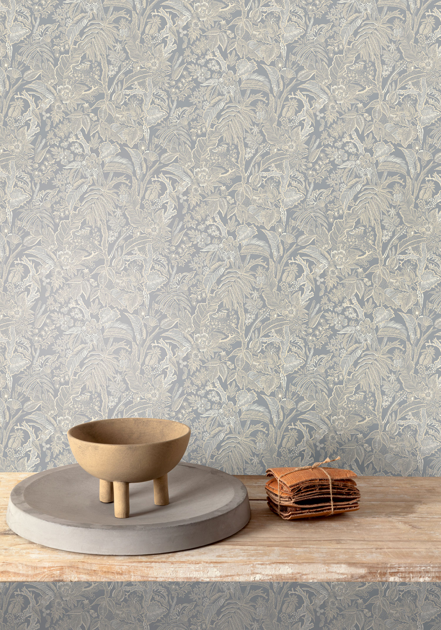 Grey-silver wallpaper with flowers and leaves, SUM501, Summer, Khroma by Masureel - Image 2