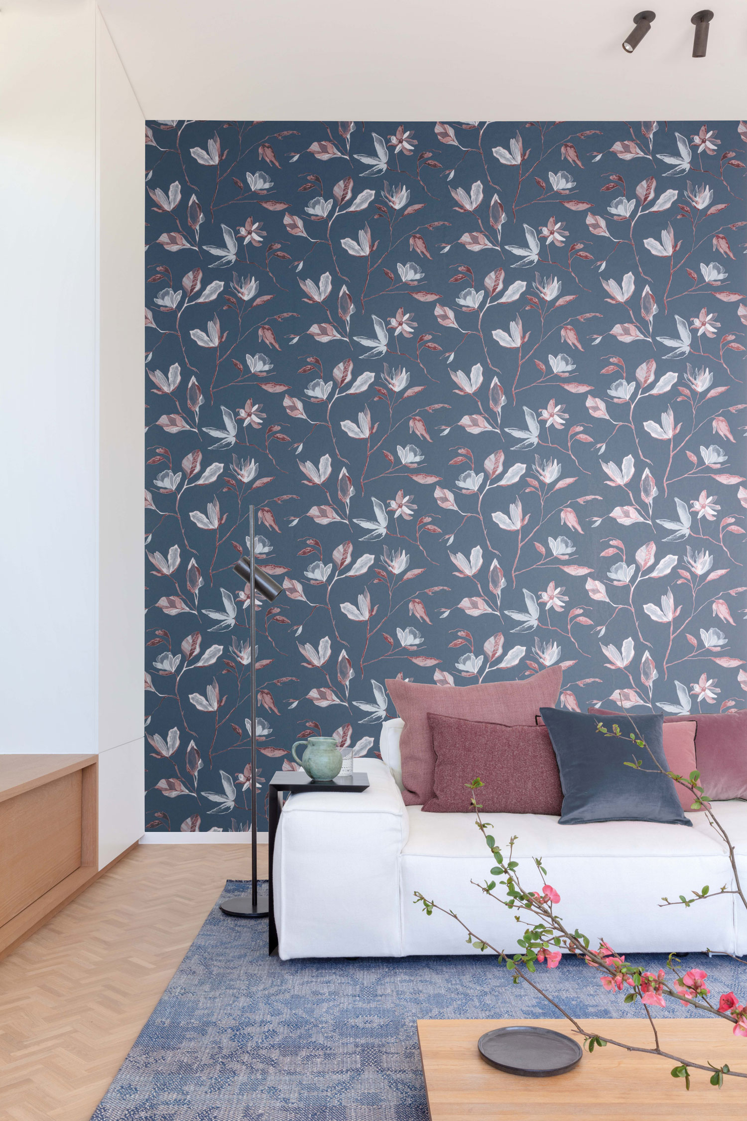 Blue non-woven floral wallpaper, ZEN008, Zen, Zoom by Masureel - Image 2